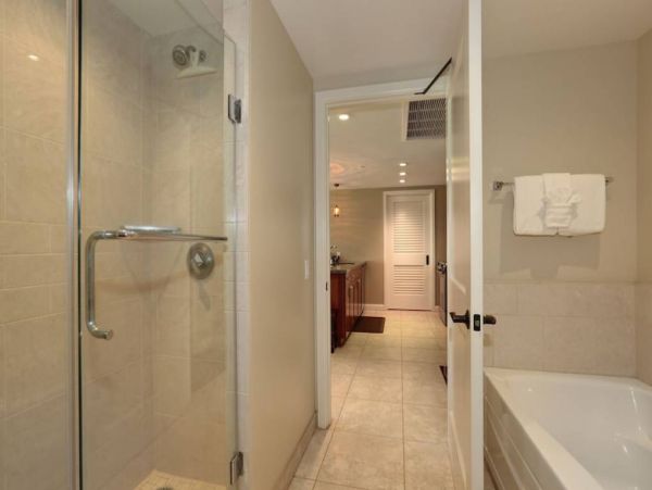 Four Bedroom Vacation Condo in Lahaina Close to Beach