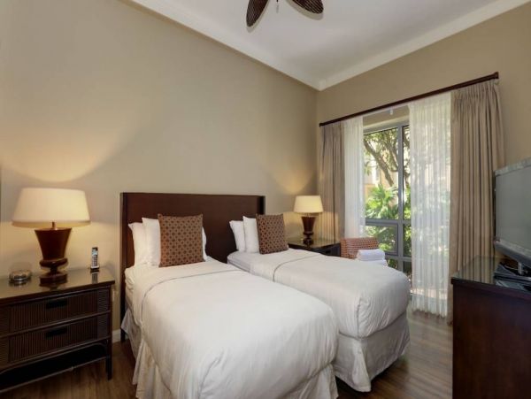 Four Bedroom Vacation Condo in Lahaina Close to Beach