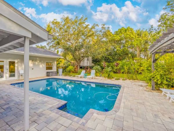 Gorgeous Vacation Home with Heated Saltwater Pool & Treehouse
