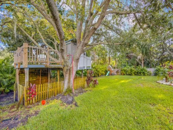 Gorgeous Vacation Home with Heated Saltwater Pool & Treehouse