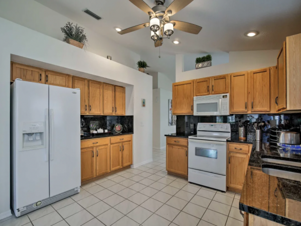 Single Level Bradenton Home with Lanai & Salt Water Pool/Spa