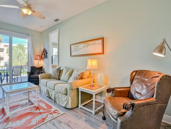 Charming Vacation Duplex Short Walk to Beach  Anna Maria Island