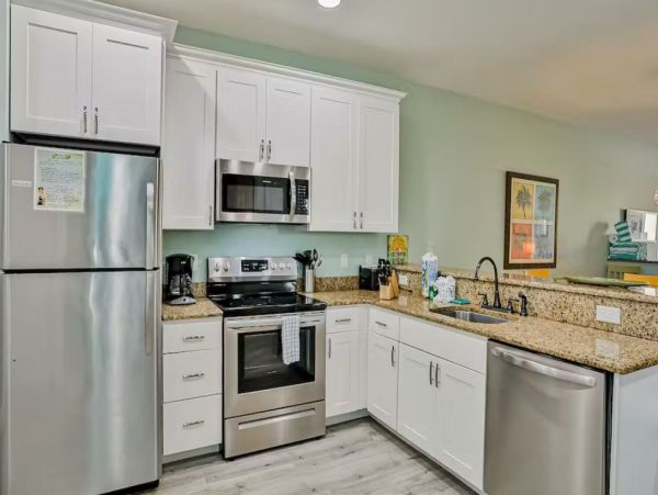 Charming Vacation Duplex Short Walk to Beach  Anna Maria Island