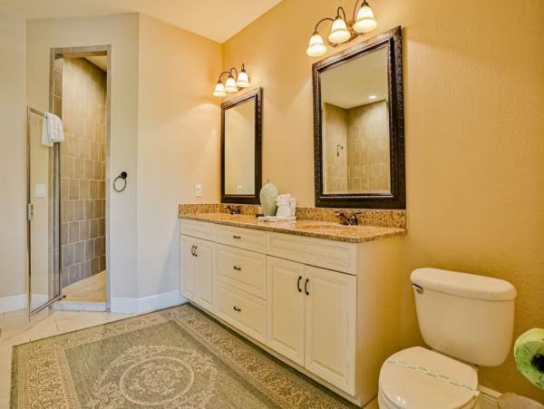 Charming Vacation Duplex Short Walk to Beach  Anna Maria Island