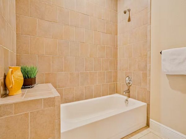Charming Vacation Duplex Short Walk to Beach  Anna Maria Island
