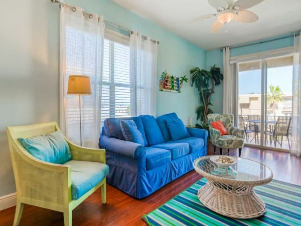 Charming Vacation Duplex Short Walk to Beach  Anna Maria Island