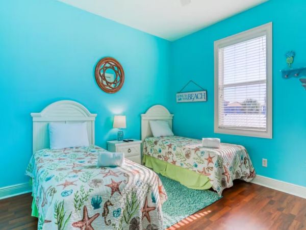 Charming Vacation Duplex Short Walk to Beach  Anna Maria Island