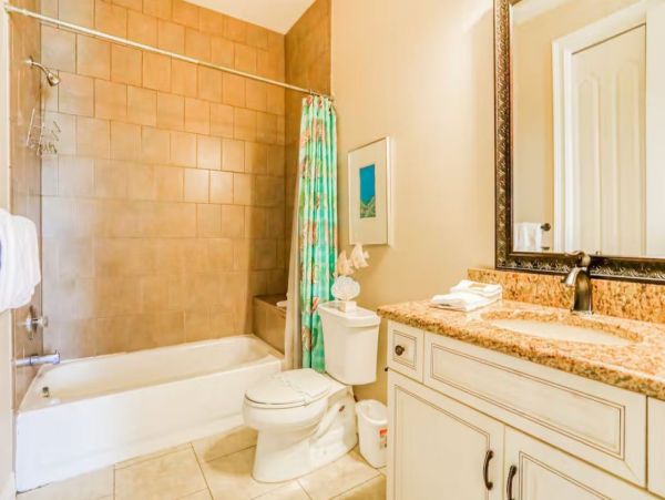 Charming Vacation Duplex Short Walk to Beach  Anna Maria Island