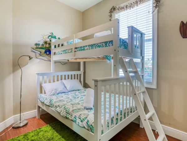 Charming Vacation Duplex Short Walk to Beach  Anna Maria Island