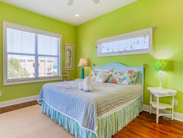 Charming Vacation Duplex Short Walk to Beach  Anna Maria Island