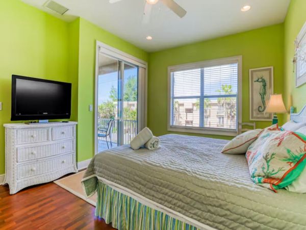 Charming Vacation Duplex Short Walk to Beach  Anna Maria Island