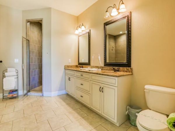 Charming Vacation Duplex Short Walk to Beach  Anna Maria Island