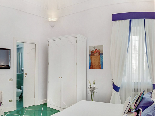 Magnificent Luxury 4/5 Bedroom Villa Sea views