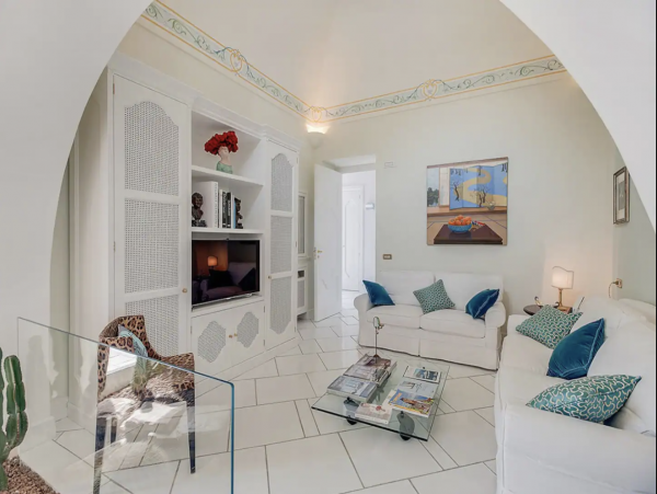 Magnificent Luxury 4/5 Bedroom Villa Sea views