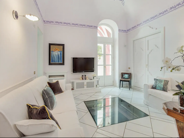 Magnificent Luxury 4/5 Bedroom Villa Sea views