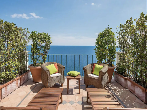 Magnificent Luxury 4/5 Bedroom Villa Sea views