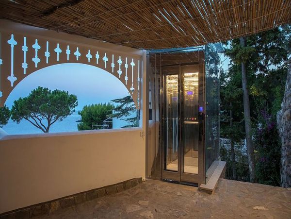 Oceanfront Nerano Vacation Home Six Bedroom