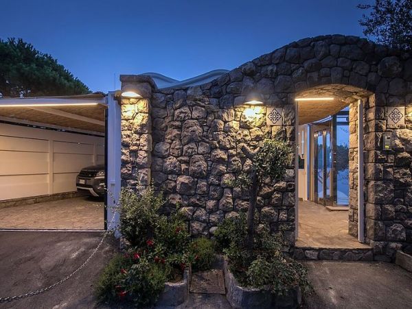 Oceanfront Nerano Vacation Home Six Bedroom