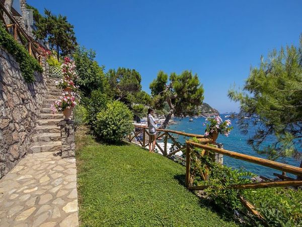 Oceanfront Nerano Vacation Home Six Bedroom