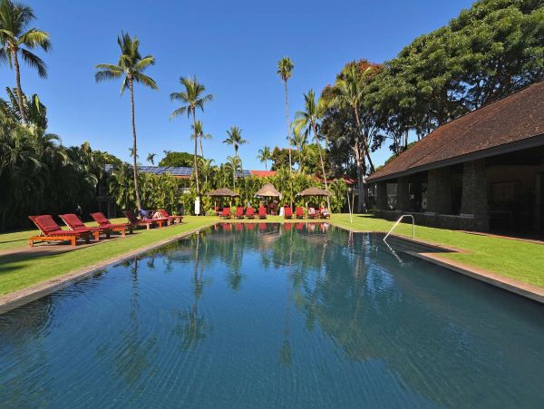 Lahaina Vacation Condo One Bedroom Walk to Beach
