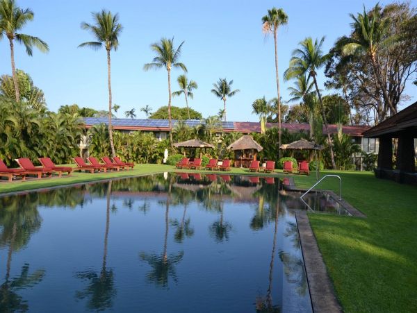 Lahaina Vacation Condo One Bedroom Walk to Beach