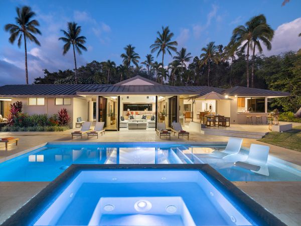 Luxury Four Bedroom Home with Ocean Views, Private Pool & Spa