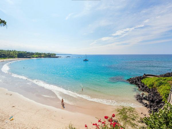 Luxury Four Bedroom Home with Ocean Views, Private Pool & Spa