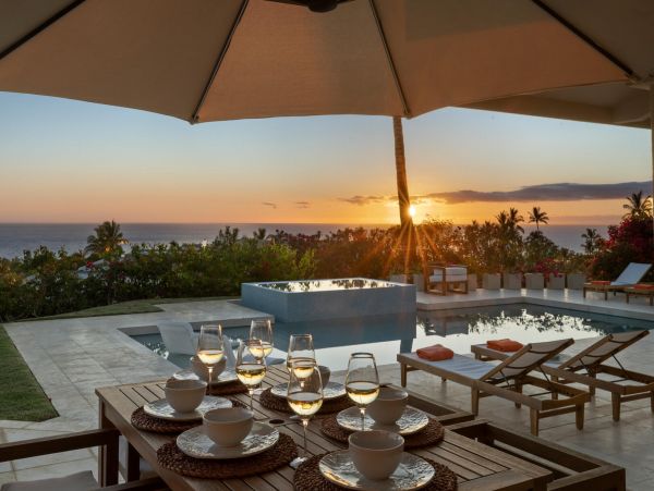Luxury Four Bedroom Home with Ocean Views, Private Pool & Spa