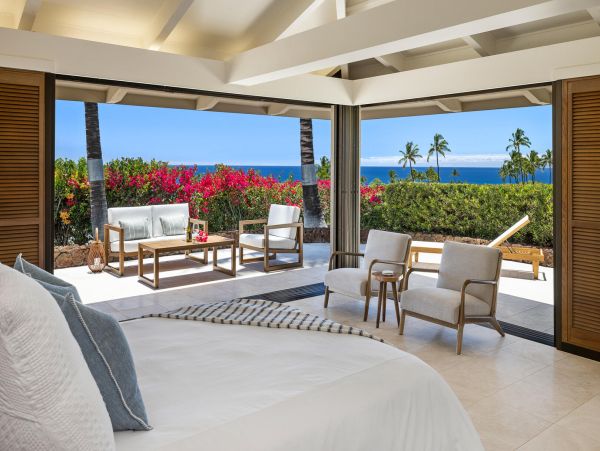 Luxury Four Bedroom Home with Ocean Views, Private Pool & Spa