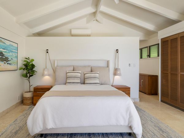 Luxury Four Bedroom Home with Ocean Views, Private Pool & Spa