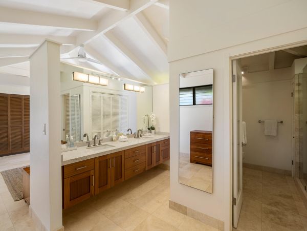 Luxury Four Bedroom Home with Ocean Views, Private Pool & Spa