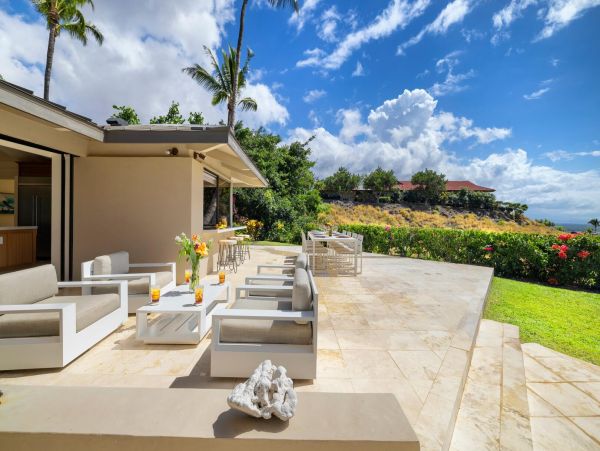 Luxury Four Bedroom Home with Ocean Views, Private Pool & Spa