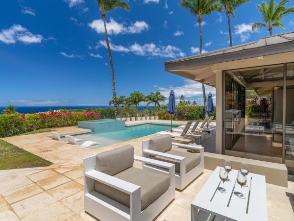Luxury Four Bedroom Home with Ocean Views, Private Pool & Spa