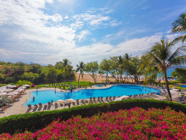 Luxury Four Bedroom Home with Ocean Views, Private Pool & Spa