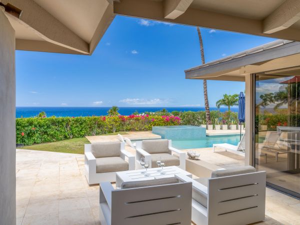 Luxury Four Bedroom Home with Ocean Views, Private Pool & Spa