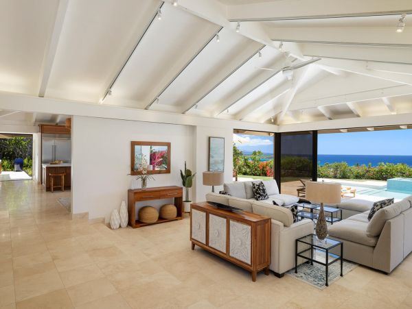 Luxury Four Bedroom Home with Ocean Views, Private Pool & Spa