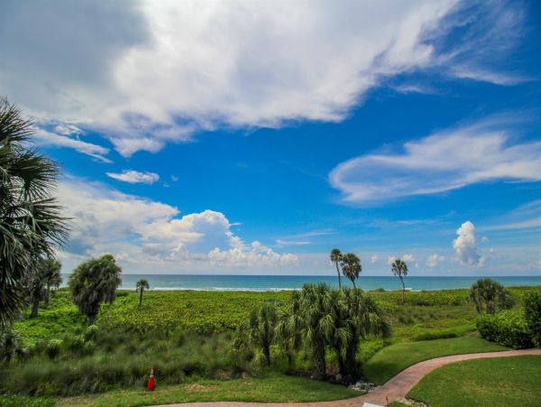 Charming Vacation Condo Close to Beach in Longboat Key