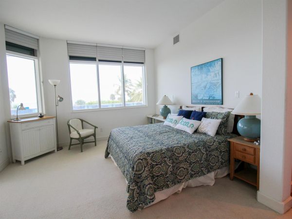 Charming Vacation Condo Close to Beach in Longboat Key