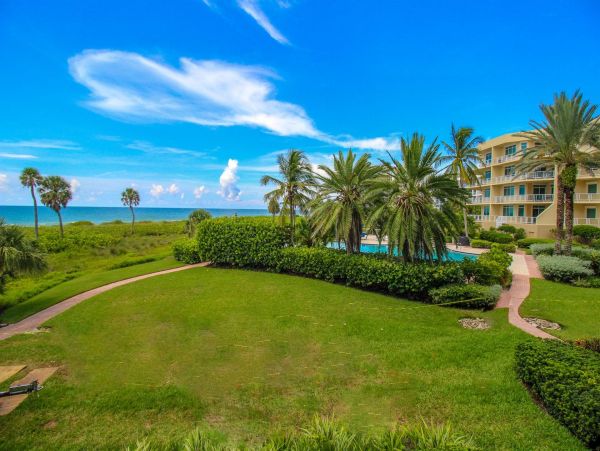 Charming Vacation Condo Close to Beach in Longboat Key