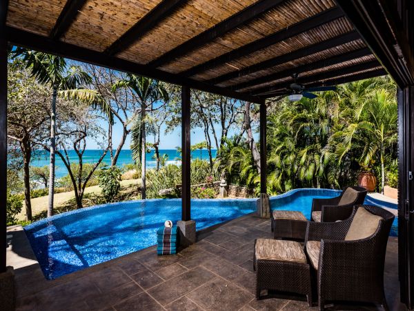 Luxurious Oceanfront Vacation Villa in Costa Rica