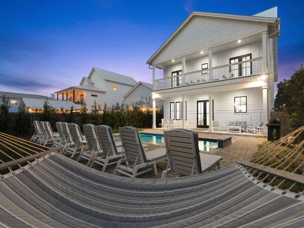 Destin Vacation Pool Home Eight Bedroom Walk to Beach