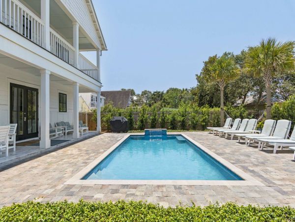 Destin Vacation Pool Home Eight Bedroom Walk to Beach