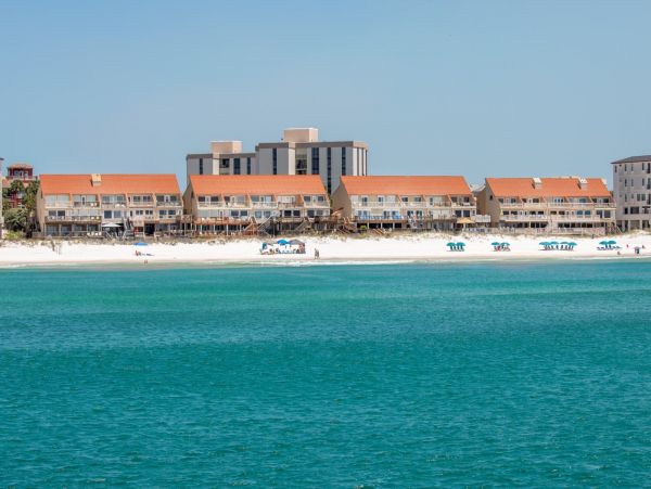 Spacious Waterfront Townhomes with 8 Bedrooms Plus Loft