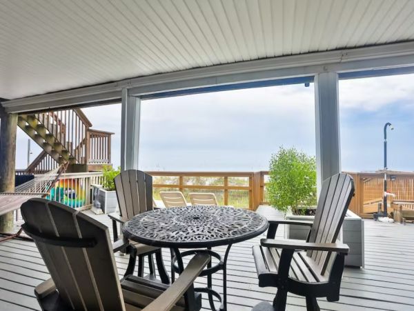 Spacious Waterfront Townhomes with 8 Bedrooms Plus Loft