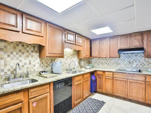 Spacious Waterfront Townhomes with 8 Bedrooms Plus Loft