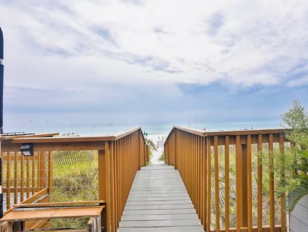 Spacious Waterfront Townhomes with 8 Bedrooms Plus Loft