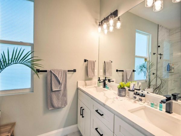 Modern Venice 4 Bedroom Coastal Sleeps 10