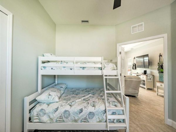 Modern Venice 4 Bedroom Coastal Sleeps 10