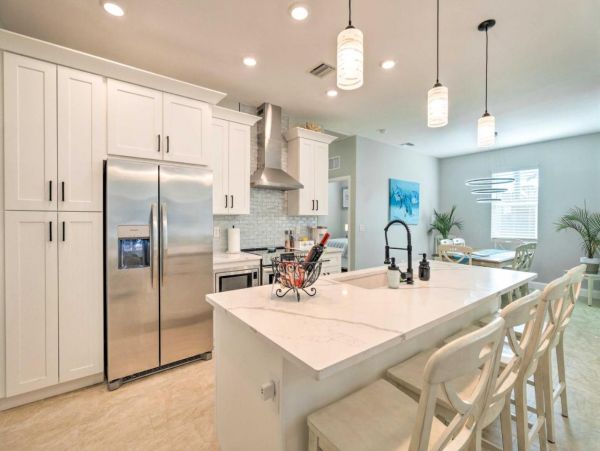 Modern Venice 4 Bedroom Coastal Sleeps 10