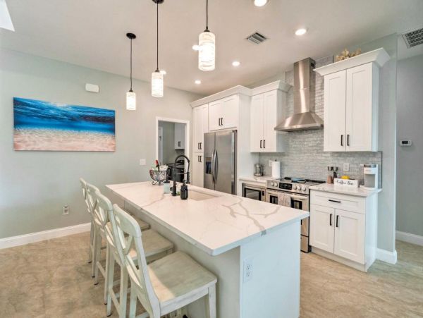 Modern Venice 4 Bedroom Coastal Sleeps 10